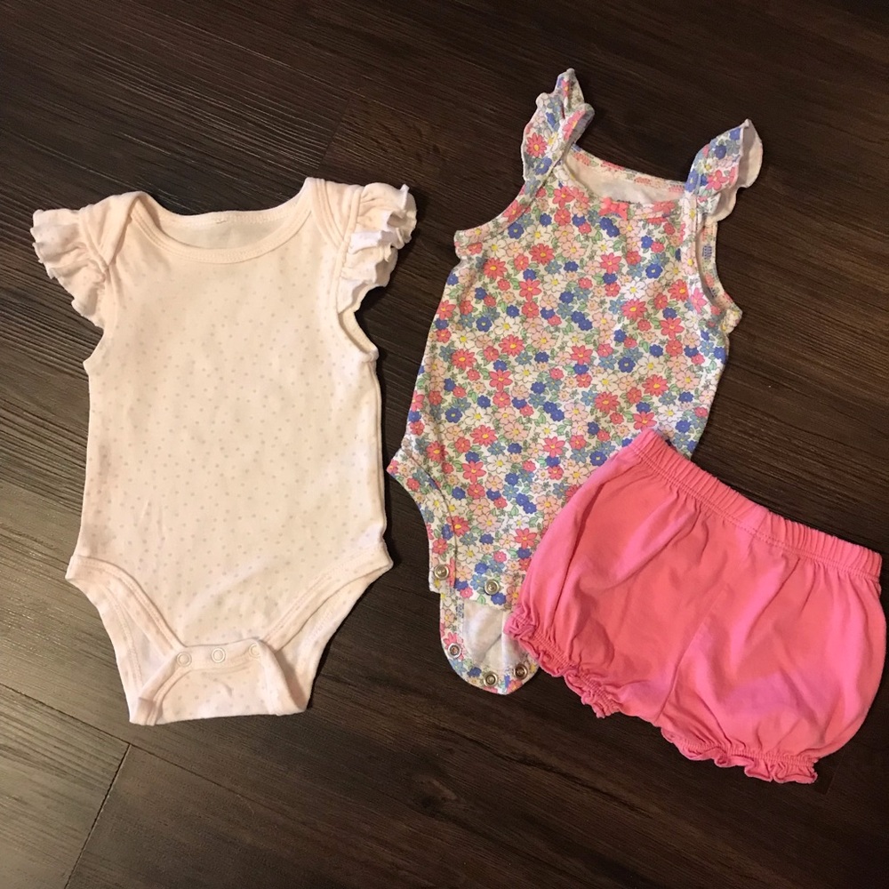 Baby girl clothes • Size 3 months - Picture 3 of 4